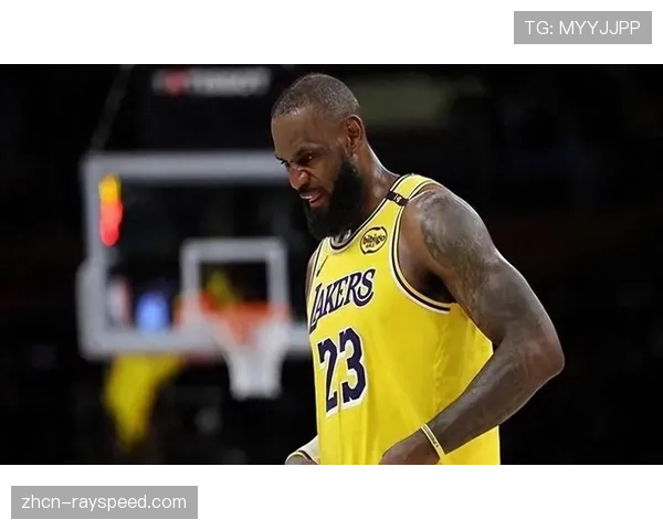 “最后一舞？”：独家专访湖人队球星勒布朗·詹姆斯谈其第23个赛季的感受